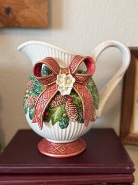 Vintage 1995 Fitz & Floyd Christmas Rose Pitcher 9” Red Bow Pinecones
